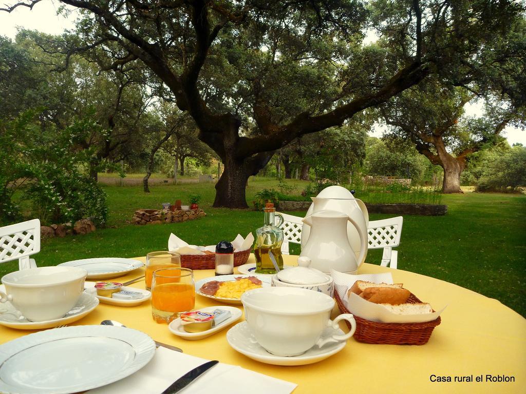 Hotel Casa Rural El Roblon Sartajada Exteriér fotografie